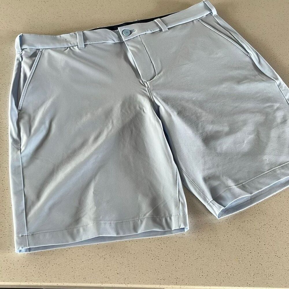Mizzen+Main Helmsman Poly/Spandex Shorts Mens 38/9